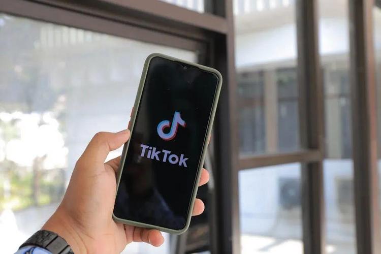 TikTok cycling videos share scenic views along the way 
